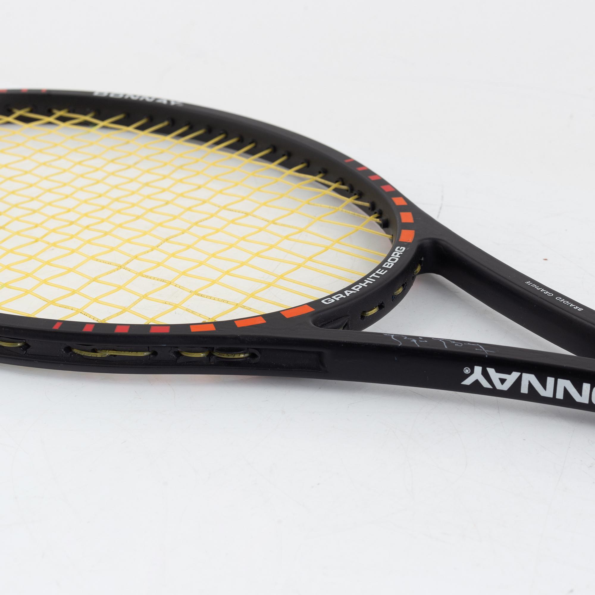 Tennisracket, Donnay. Signerad Björn Borg på ramen. Speciellt framtaget Borg Graphite racket.