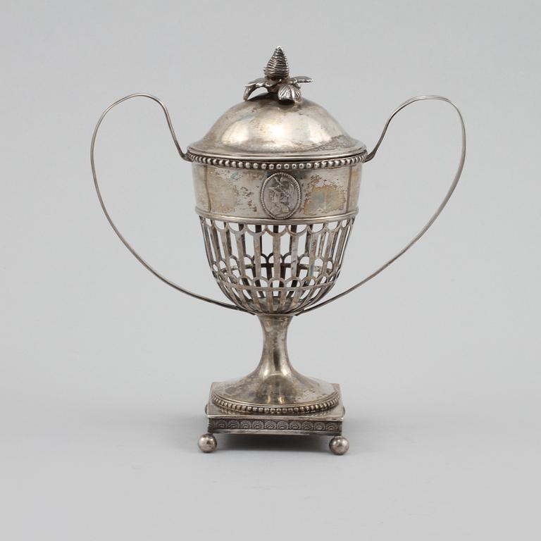 SOCKERSKÅL, silver, Sven Pihlgren, Jönköping, 1799. Vikt 225 g.