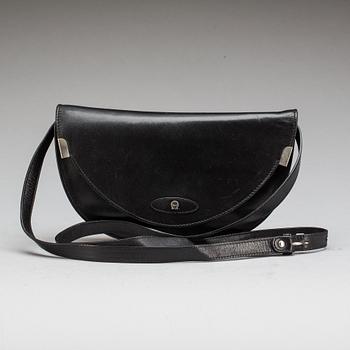 VÄSKOR, 2 st, Etienne Aigner.