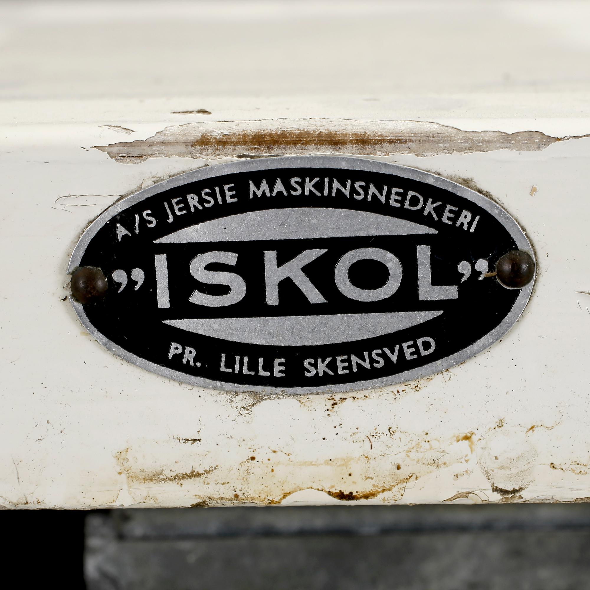 KYLSKÅP, "Iskol", Jersie Maskinsnedkeri Lille Skensved, 1900-tal.
