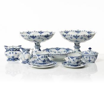 Royal Copenhagen, tea service, porcelain, 31 pieces, "Musselmalet", mostly intact.