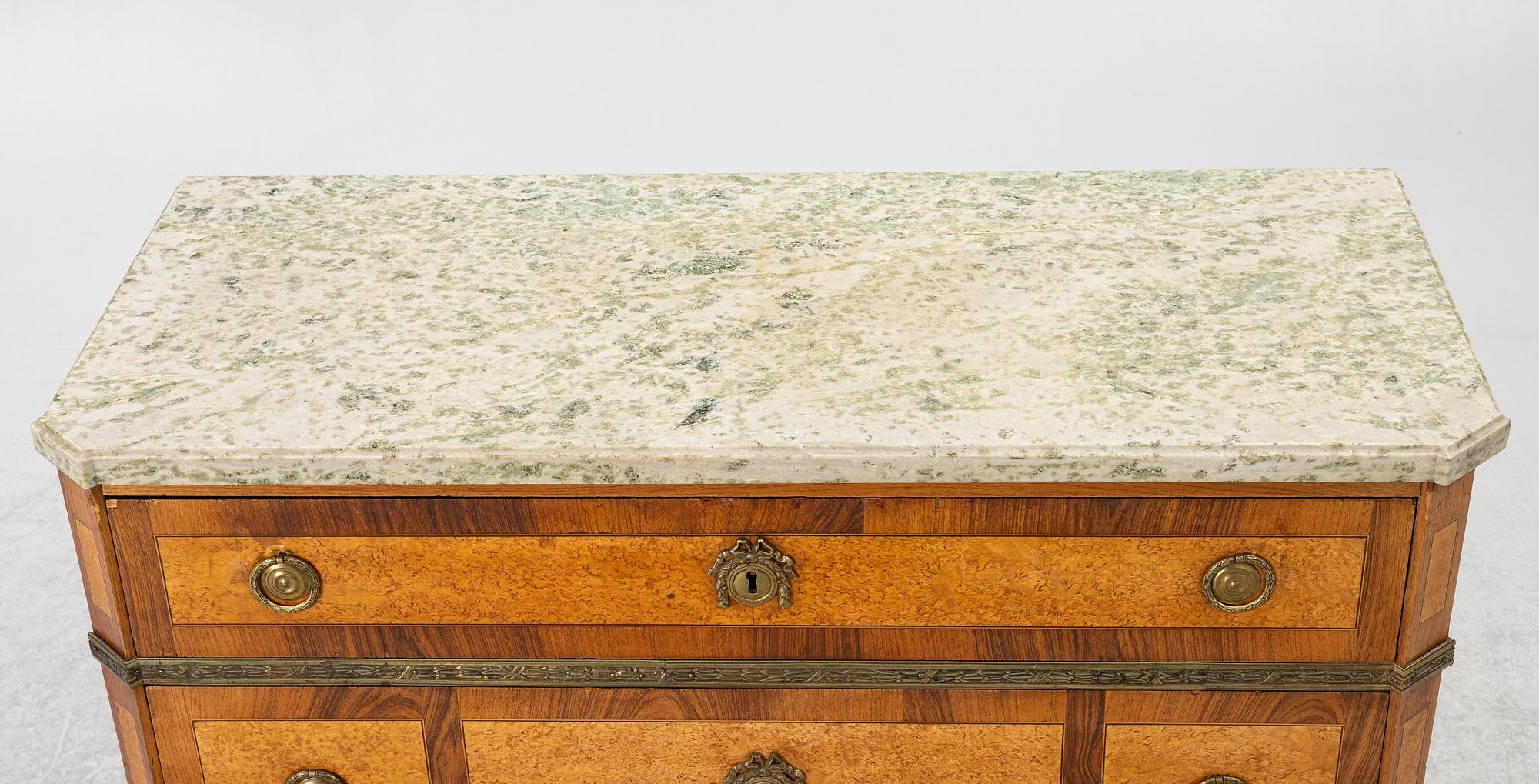 Chest of drawers, Gustavian style, 19th century.