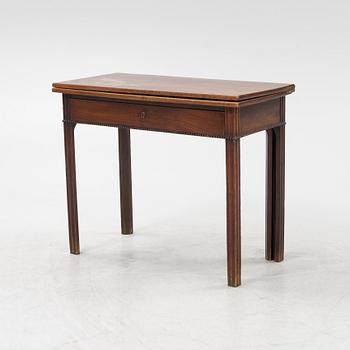 A mahogany veneer card table, late 18th century.