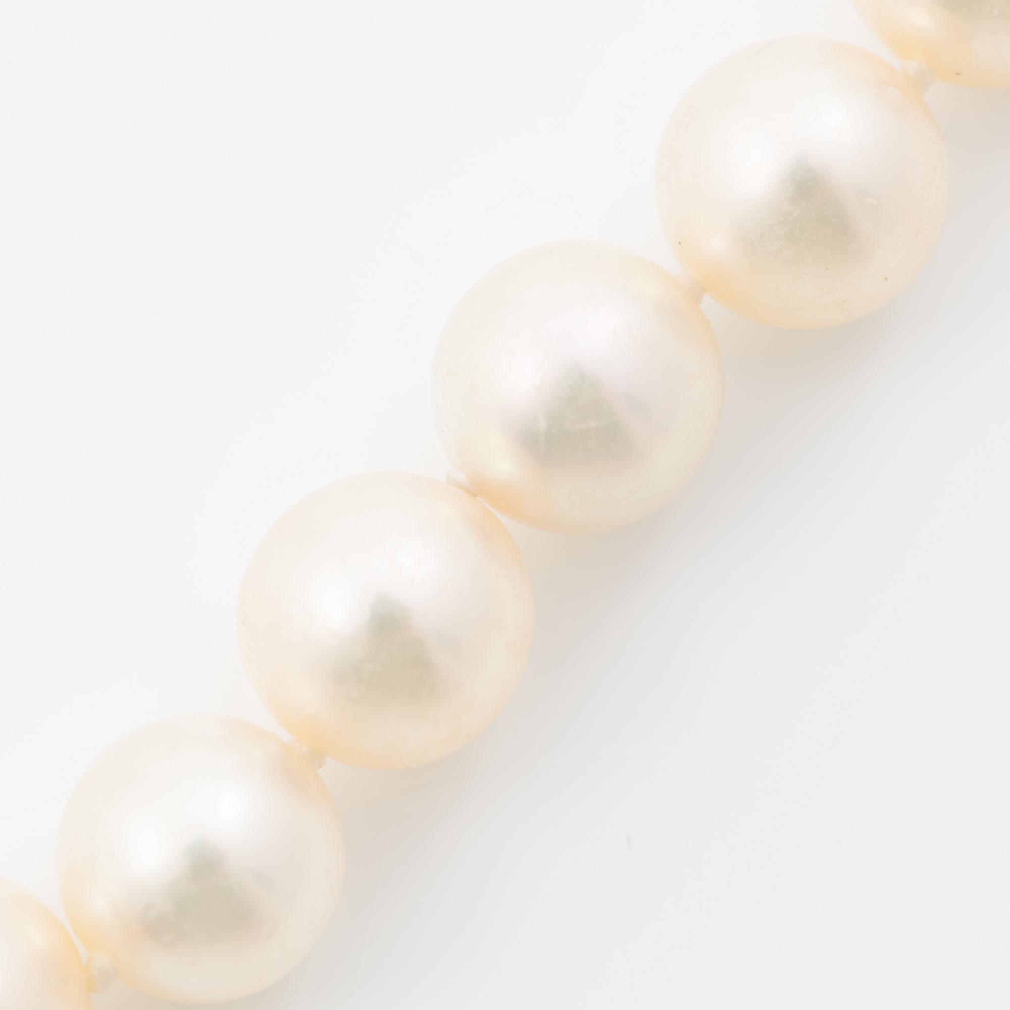 Pärlcollier, odlade pärlor, lås i 18K guld.