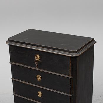 A chest of drawers, second half of the 19th Century.