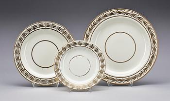 MATSERVIS, 60 delar, benporslin, empire, troligen England, 1800-talets första hälft.