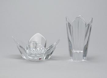 VAS SAMT SKÅL, glas. "Lotus" Lars Hellsten Orrefors.