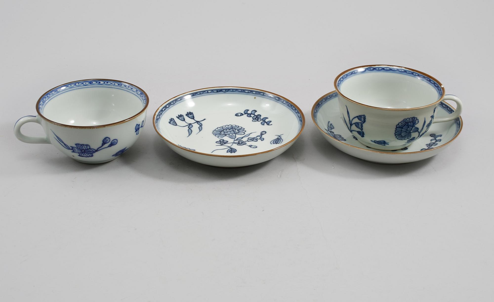 KAFFEKOPPAR med FAT, 12 st, porslin, "Nejlika", ur IKEAS 1700-tals serie, 1990-tal.