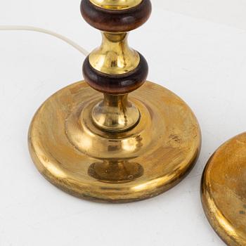 A pair of brass and wood table lights, Ivars Armatur, Sweden 1960-70s.