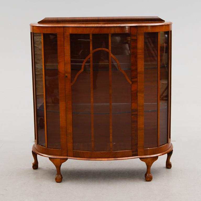 VITRINSKÅP, England, 1900-talets första hälft.