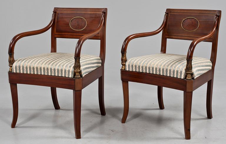 KARMSTOLAR, ett par, Karl Johan, 1800-talets första hälft.