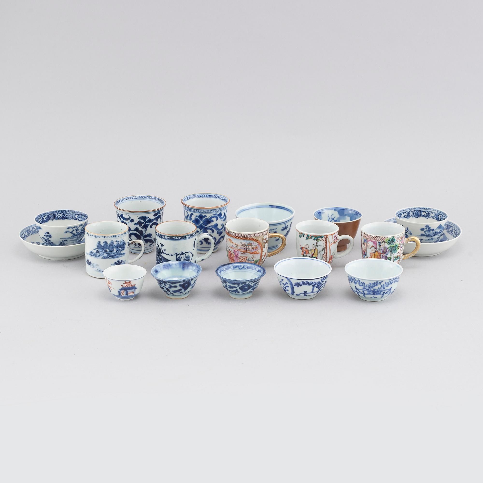 16 chinese porcelain cups from the 18th/19th and 20th century.