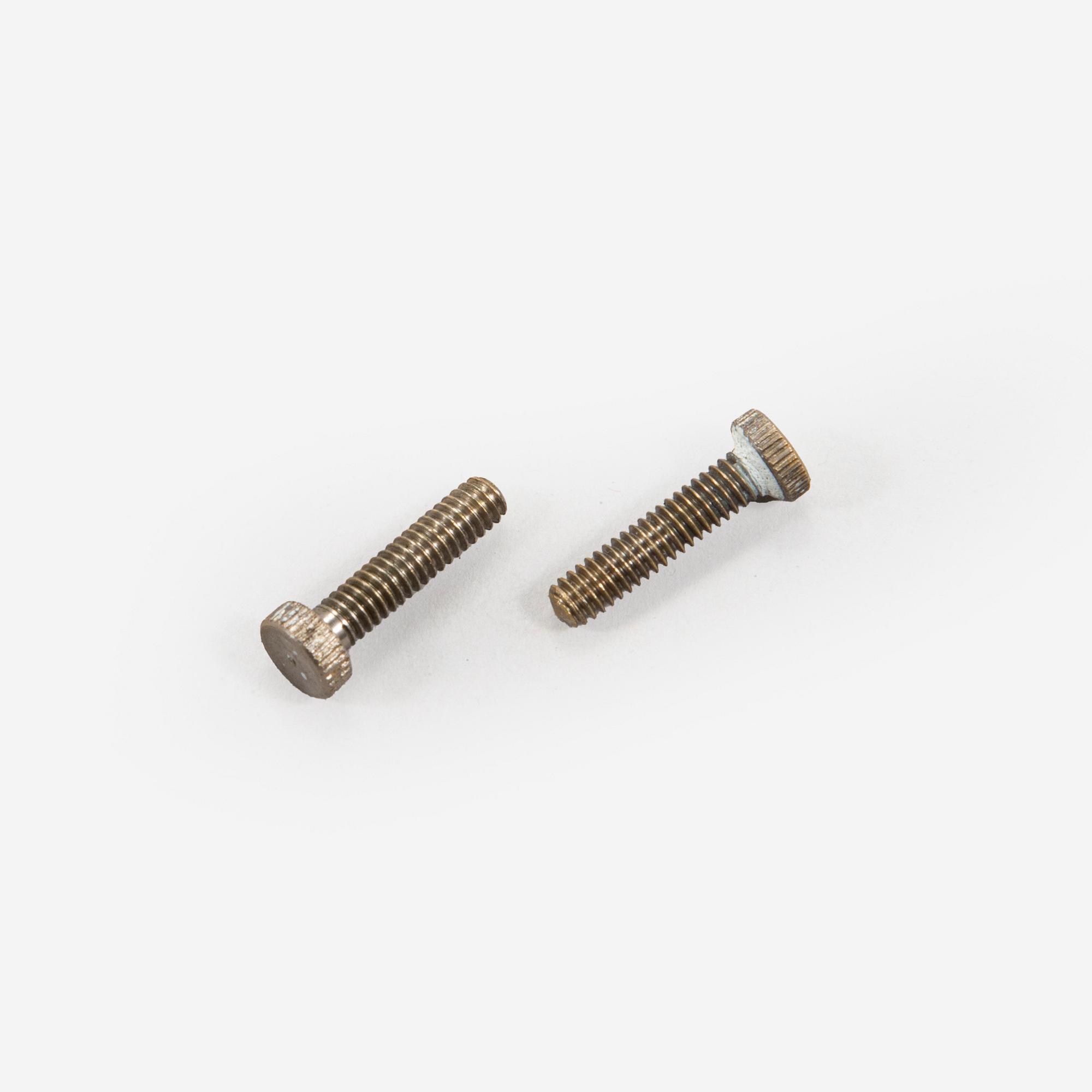 Paavo Tynell, kattovalaisin, malli 2034, Taito, 1900-luvun puoliväli.