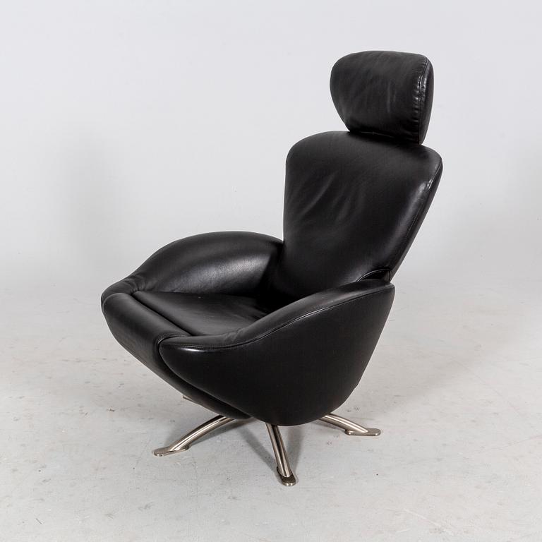 Toshiyuki Kita swivel armchair "Dodo K10" for Cassina 2000s.