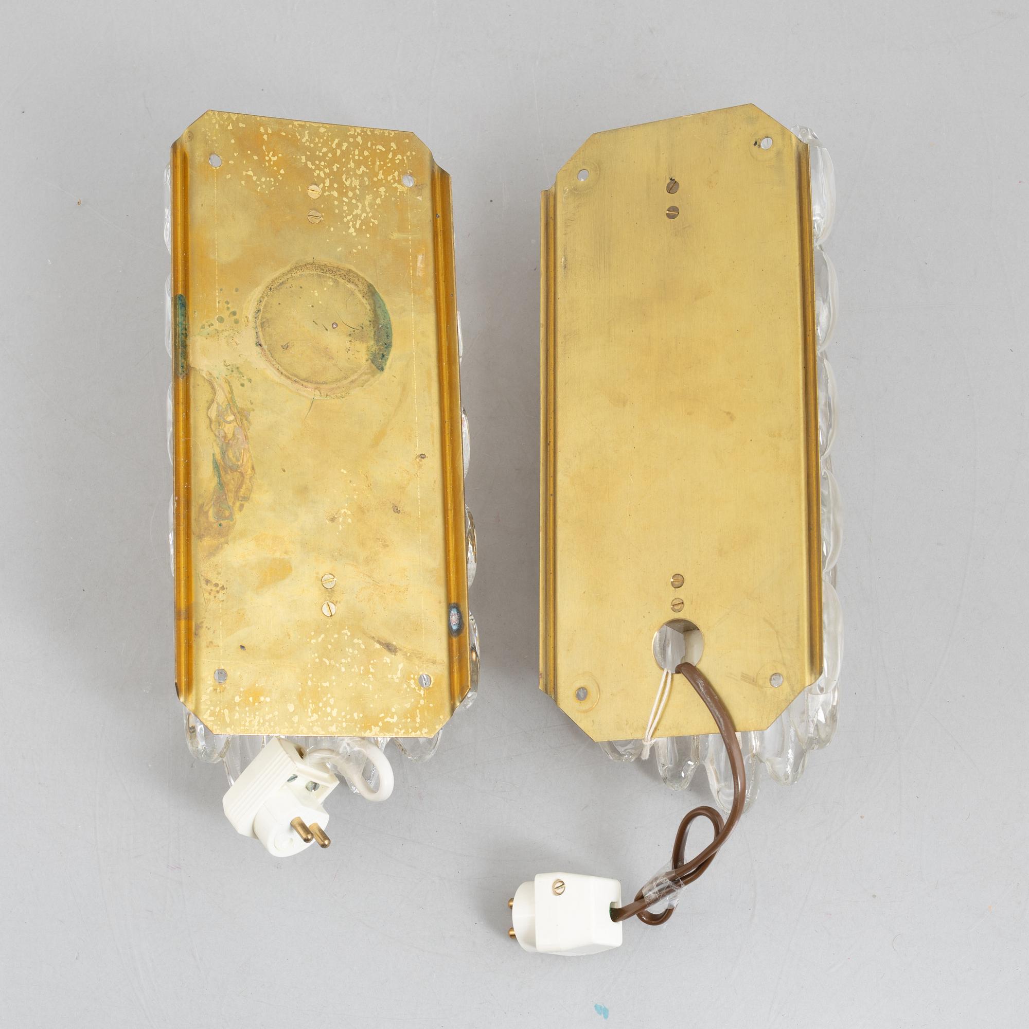 Carl Fagerlund, a pair of wall lamps, model 2355/111, Orrefors.