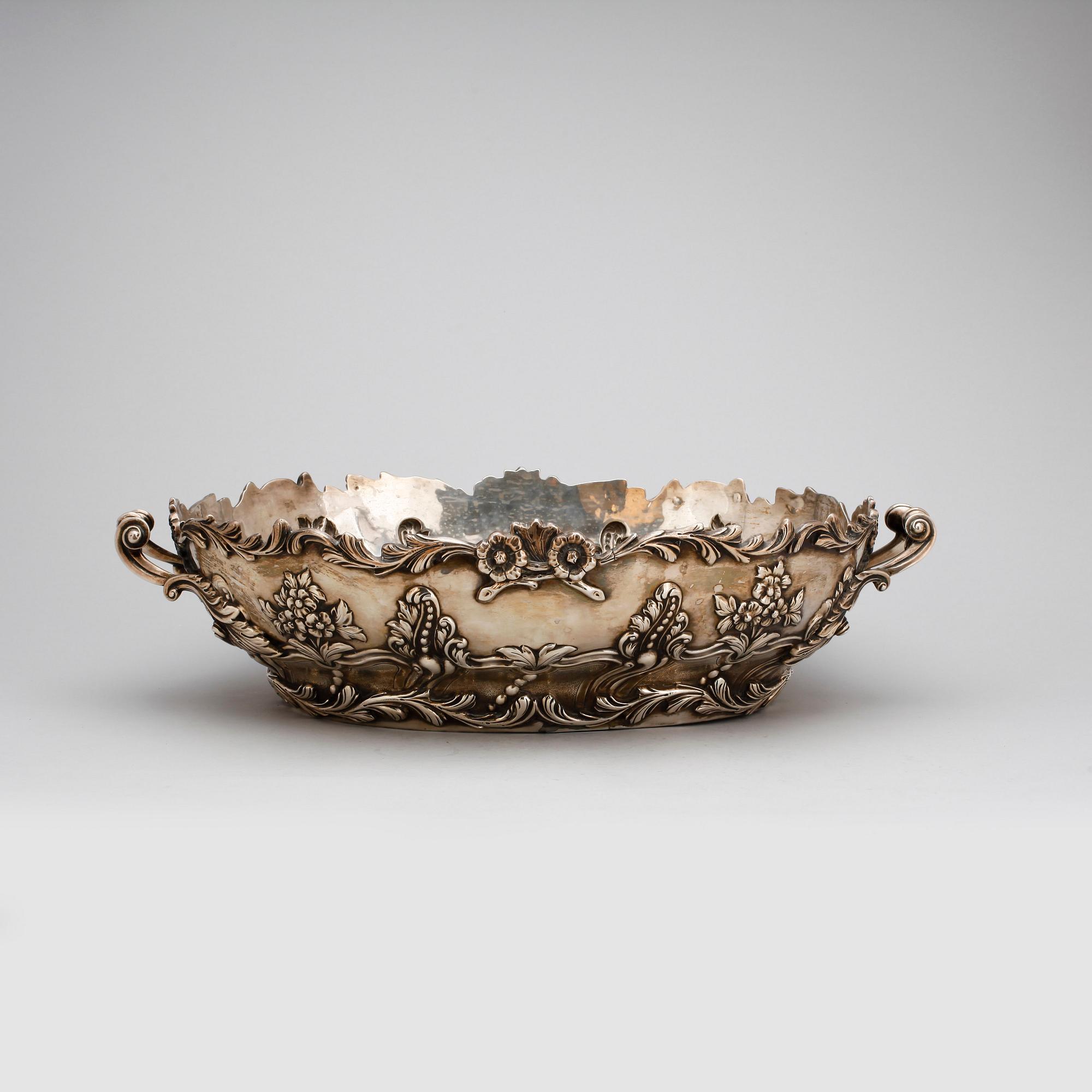 JARDINJÄR, silver, London 1914. Vikt ca 2960 gram.