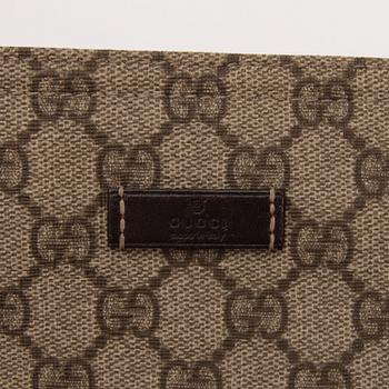 GG Supreme Coated Canvas Messenger bag.