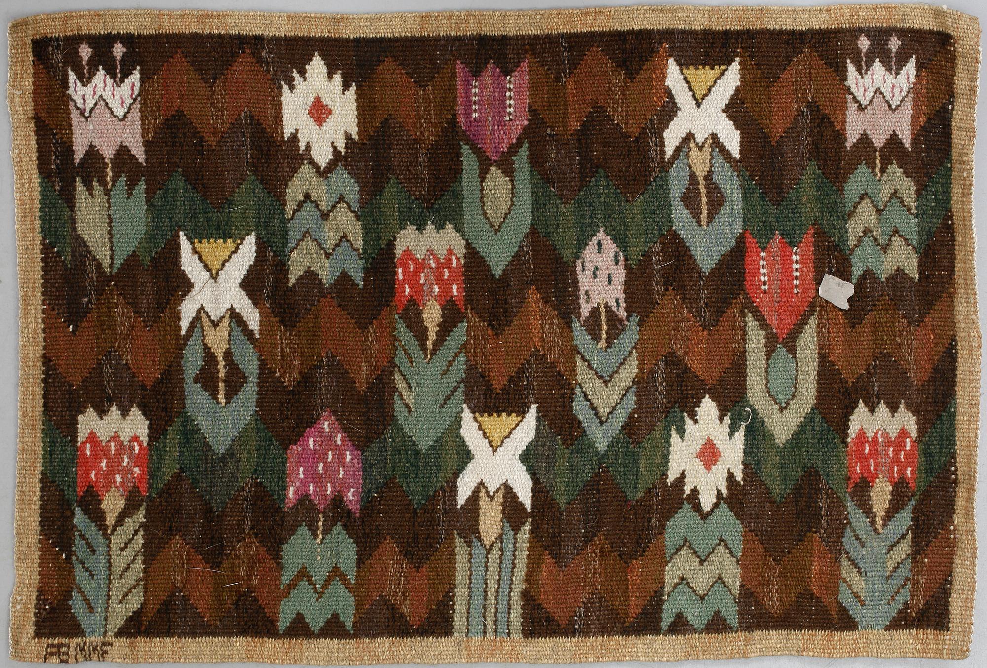VÄVNAD. "Täppan". Gobelängteknik. Ca 48 x 70 cm. Signerad AB MMF (AB Märta Måås-Fjetterström).