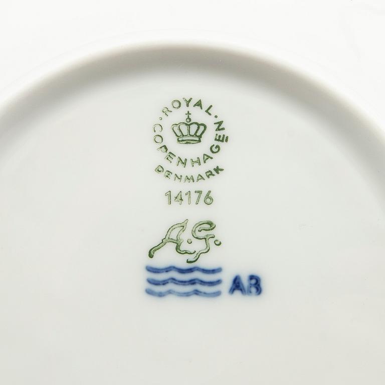 An Arje Griegst "Konkylie"/"Triton" 15 pcs porcelain coffee service by Royal Copenhagen Denmark 1974-1978.