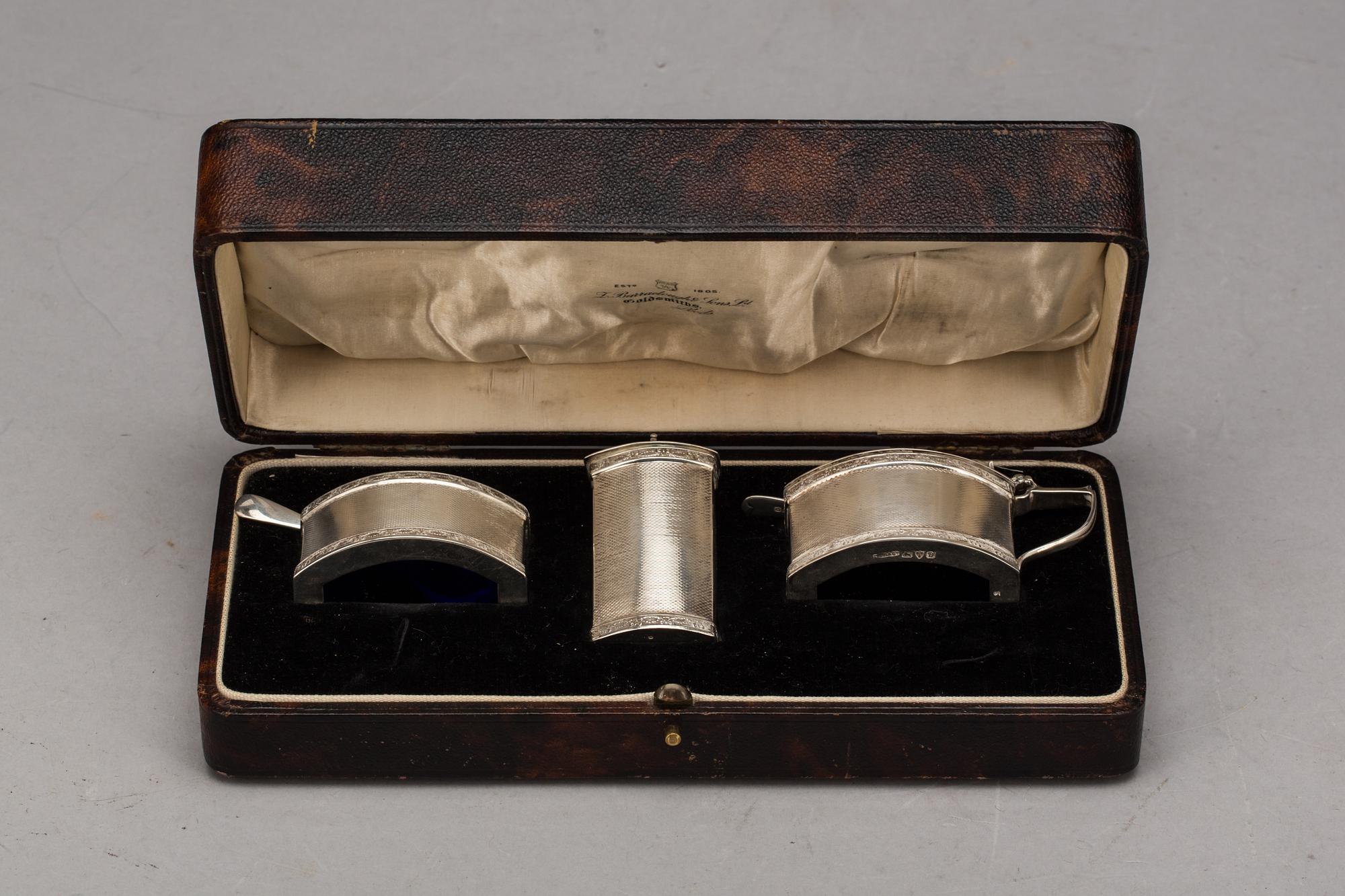 KRYDDSET, Silver. Charles Perry, Chester, England, 1930-tal.