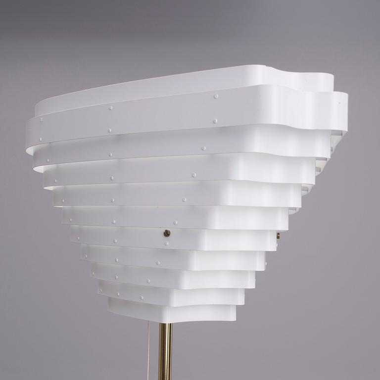 GOLVLAMPA, "Änglavinge" A 805, design Alvar Aalto, Artek. Formgiven 1954.