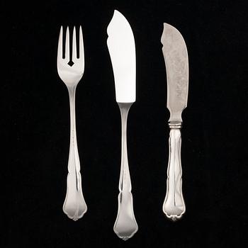 FISKBESTICK, 10+10 och SMÖRKNIV, silver, Chippendale, 1900-talets mitt. Totalvikt 772 g.