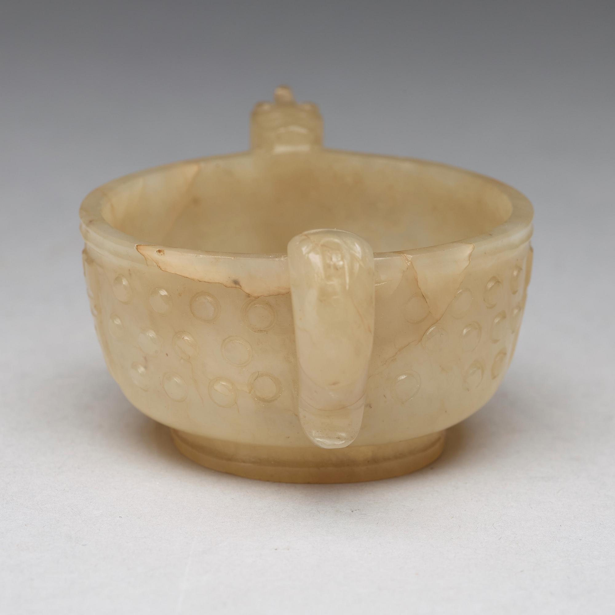 VINKOPP, nefrit. Sen Qingdynasti, omkring 1900.