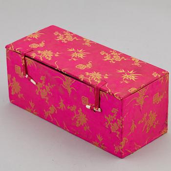 A Chinese eggshell porcelain vase, second half of the 20th century.