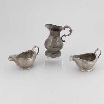 2 saucepans and a pot, pewter, 18th Century.