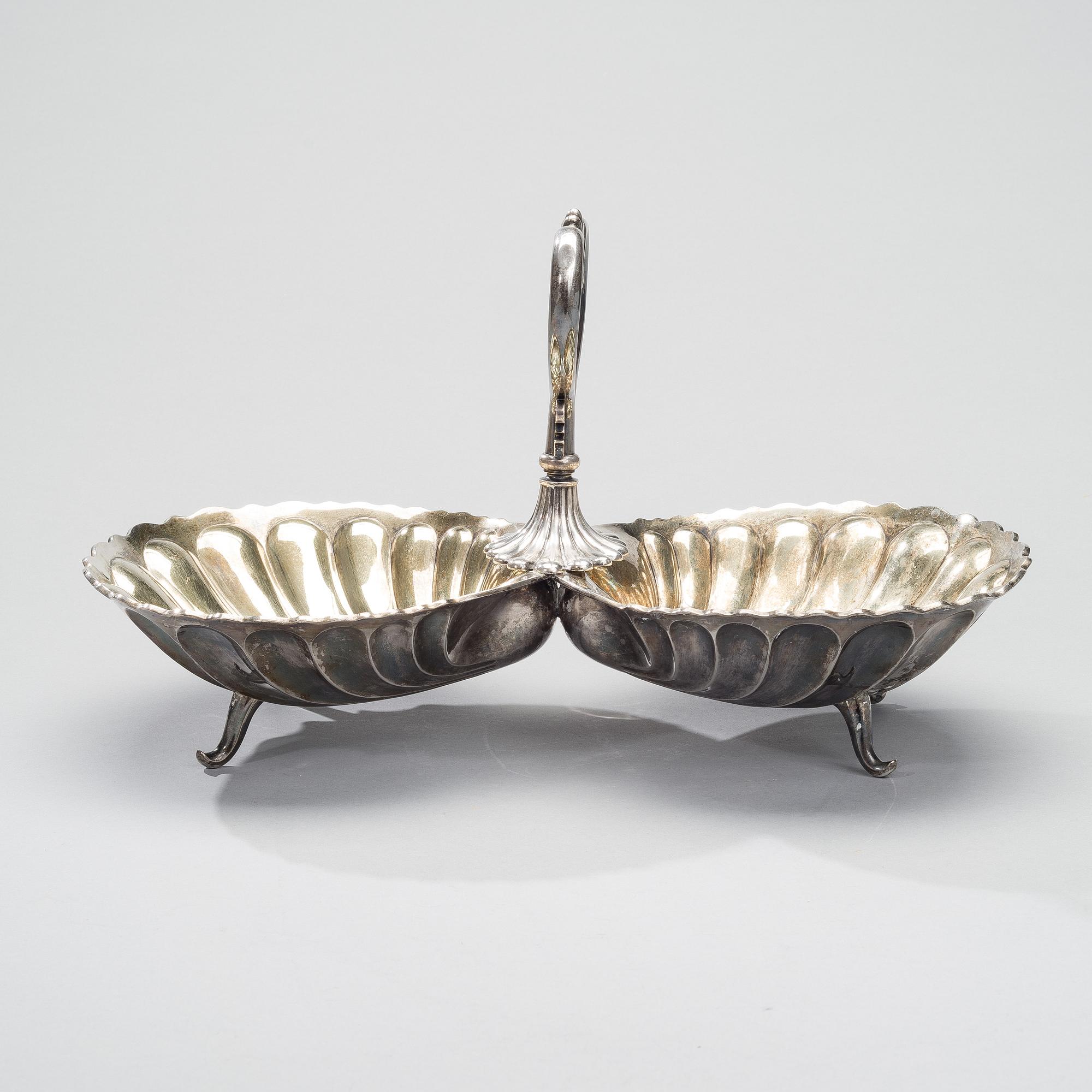 SERVERINGSSKÅL, silver, Ryssland, St.Petersburg ca 1900, Morosov, vikt 1276 g.