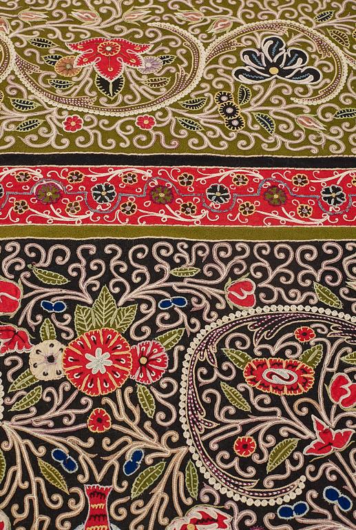 AN EMBROIDERY, a semi-antique Rascht, Persia (Iran), ca 312,5 x 311 cm.