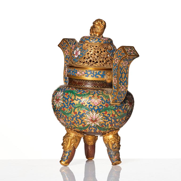 A gilt copper alloy cloisonné censer with cover, late Qing dynasty/early Republic.