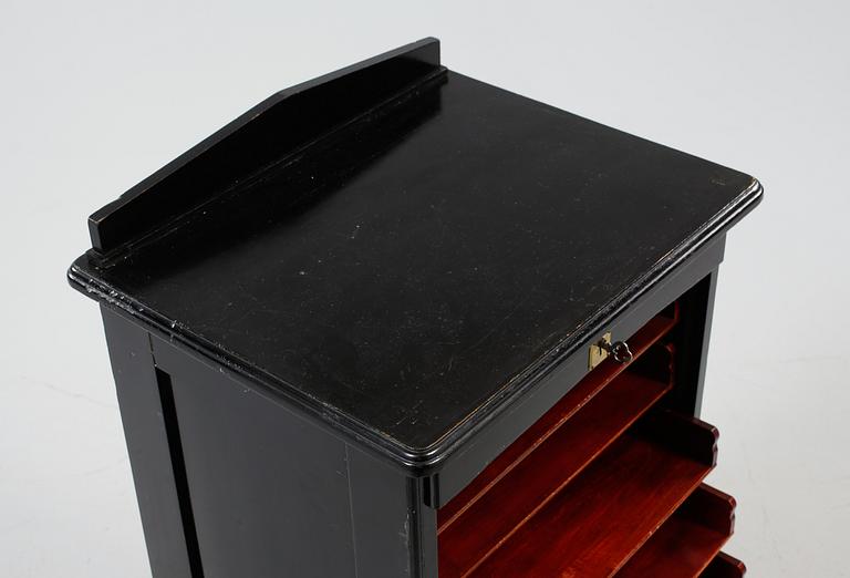 ARKIVSKÅP, jugend, 1900-talets början.