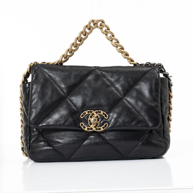 Chanel, bag, "19 Small Flap Bag", 2021.