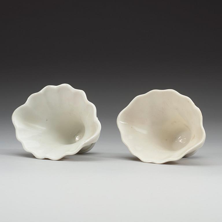 Two blanc de chine libation cups, Qing dynasty, Kangxi (1662-1722).