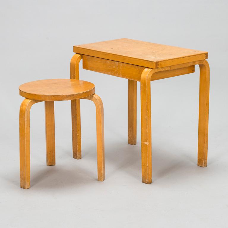 Alvar Aalto, Early 1950s table and '60' stool for för O.Y. Huonekalu-ja Rakennustyötehdas A.B.