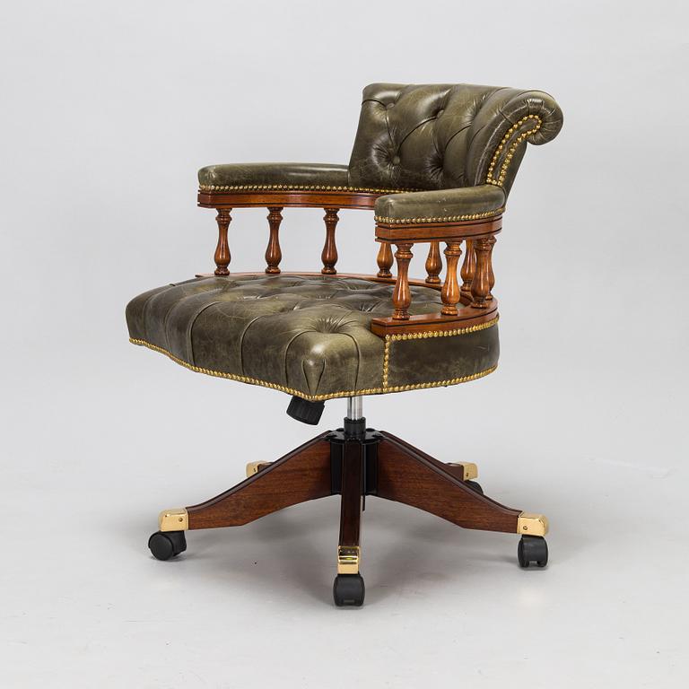 Skrivbordsstol, Chesterfield-modell, 1900-talets slut.