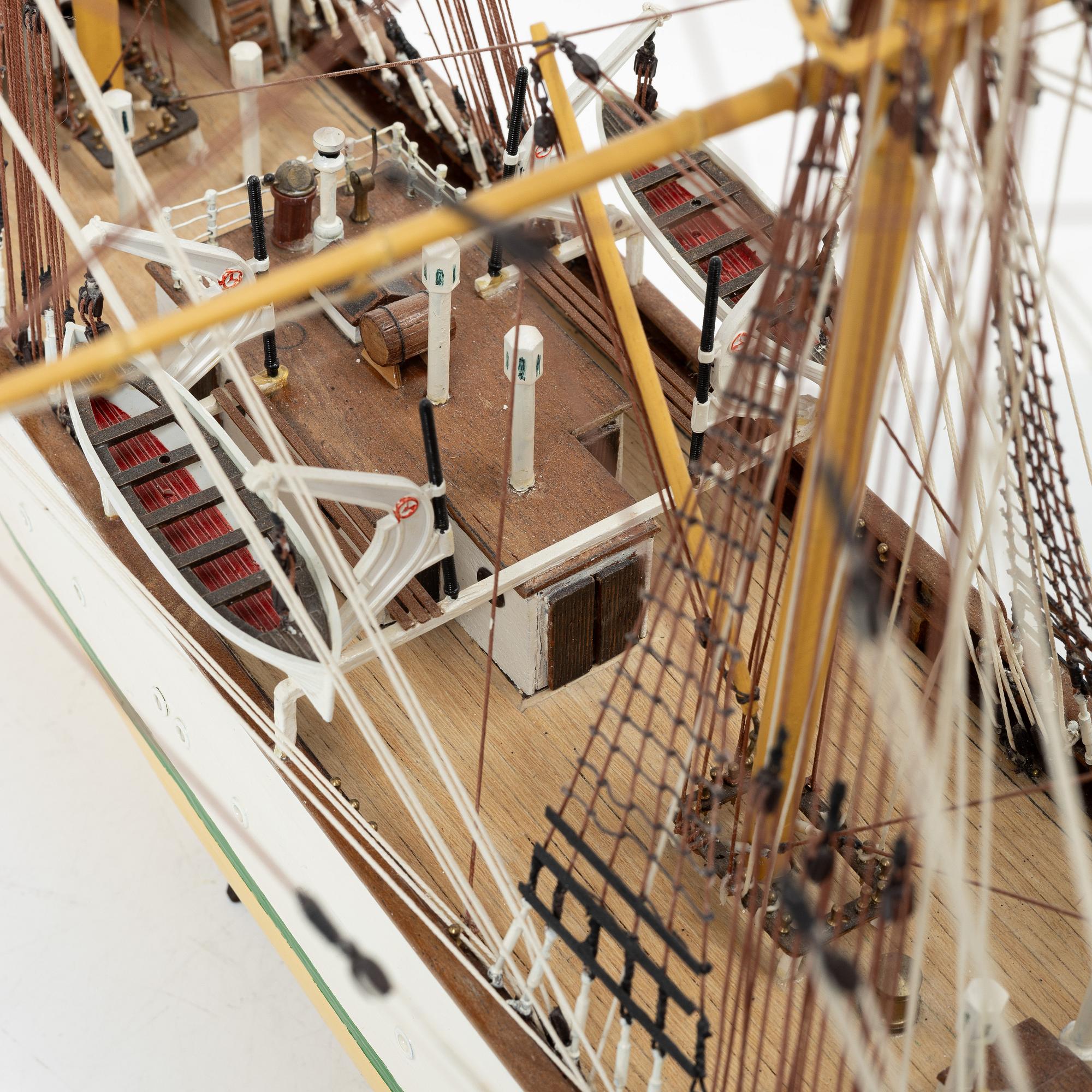 Ship model, second half of the 20th century. The training ship “Danmark”, Billing Boats.