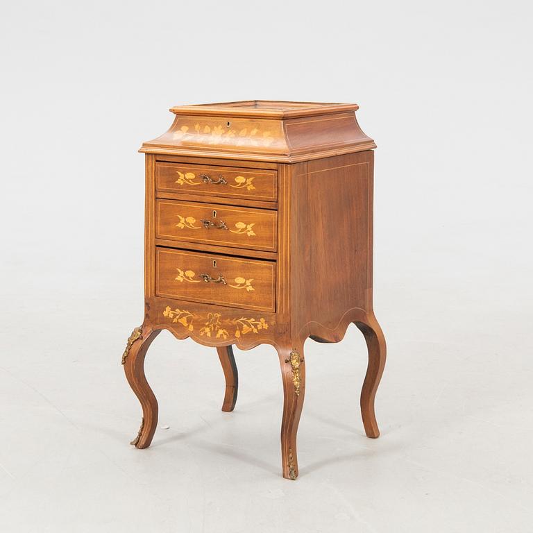 Display cabinet/bureau in Rococo style, first half of the 20th century.