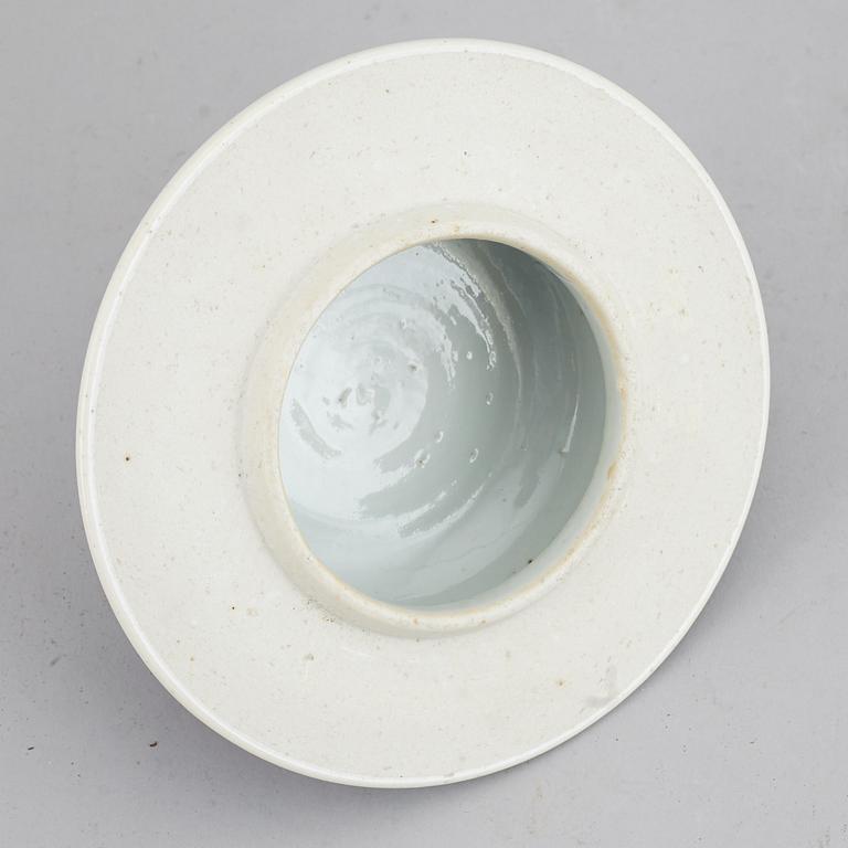 A blue and white jar cover, Qing dynasty, first half of 20th Century.