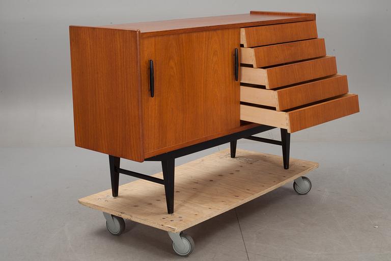 SIDEBOARD, Troeds, Bjärnum, 1950-tal.