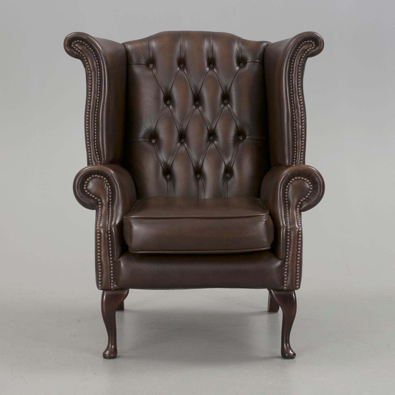 ÖRONLAPPSFÅTÖLJ, Chesterfieldmodell, 1900-talets slut.