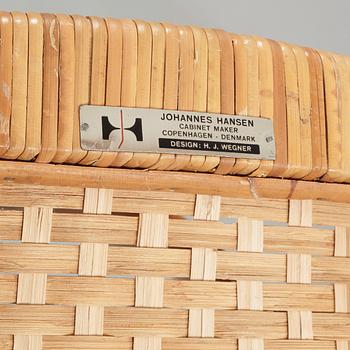 Hans J. Wegner, "Kohornsstolen/ Cowhorn chair", två stycken, "JH-505", Johannes Hansen, Danmark 1950-60.