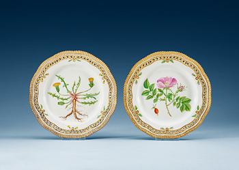 679. A set of six Royal Copenhagen "Flora Danica" dishes, Denmark, 20th Century.