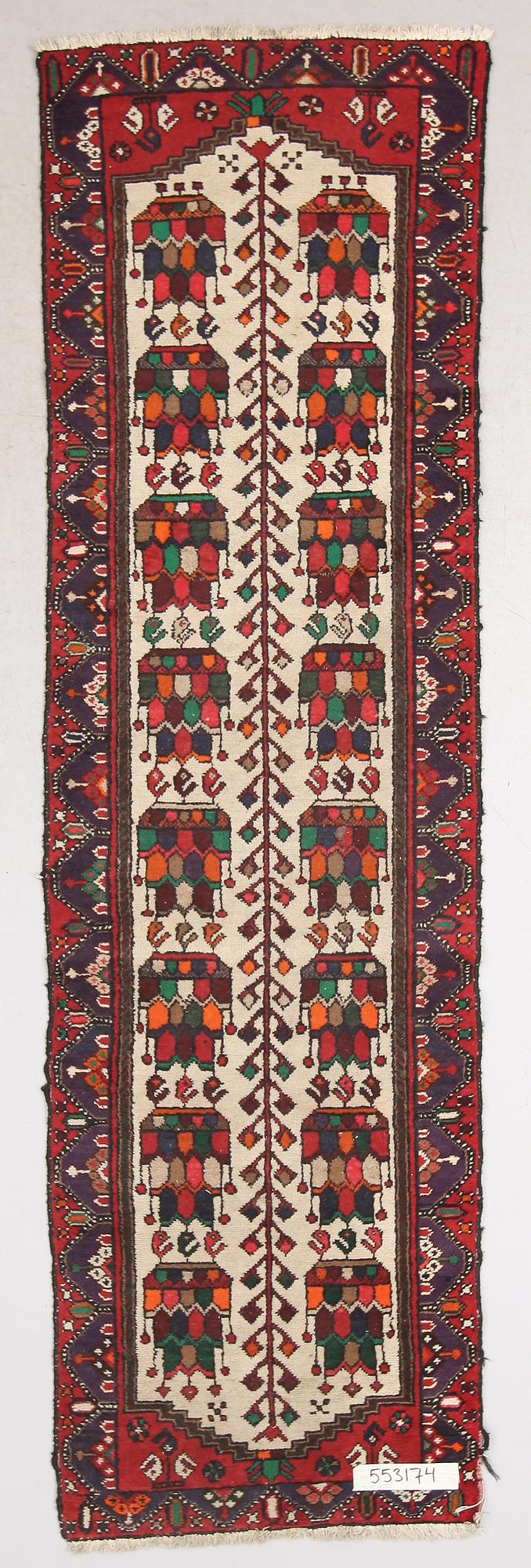 MATTA, orient. Ca 280 x 80 cm.