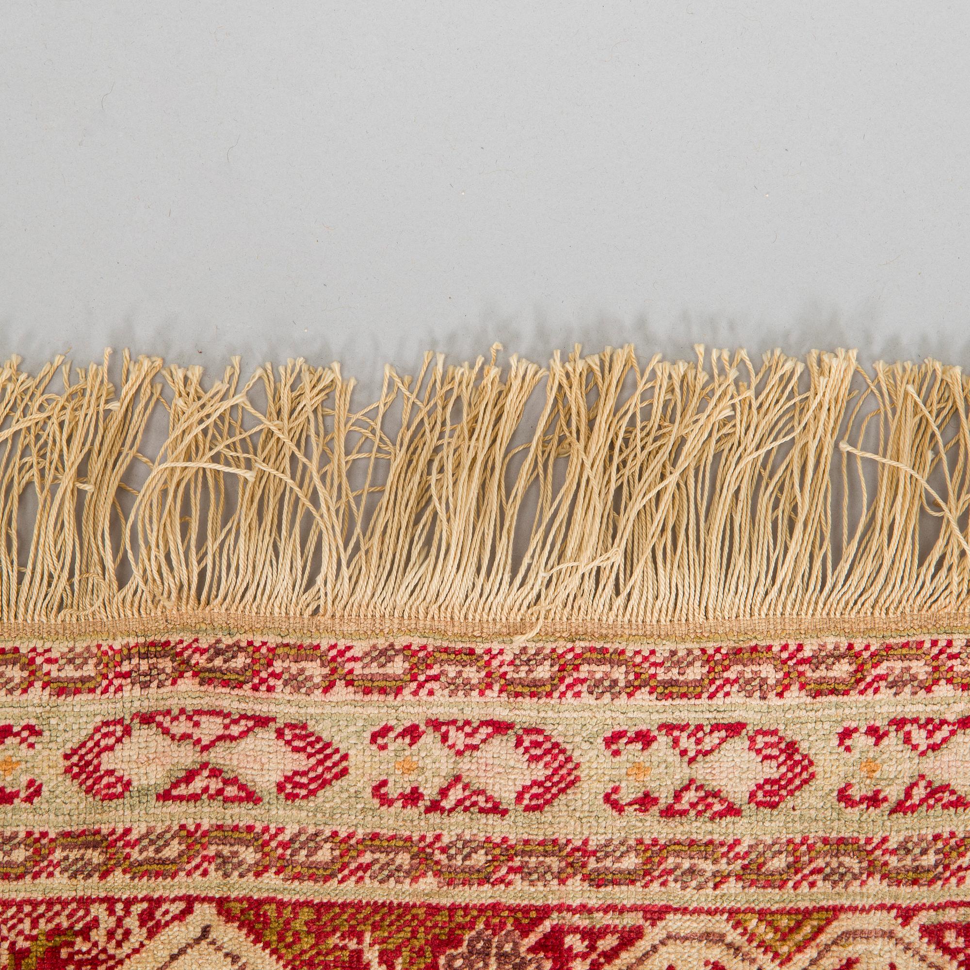 Prayer rug,  antique Gördes. C. 220 x 155 cm.