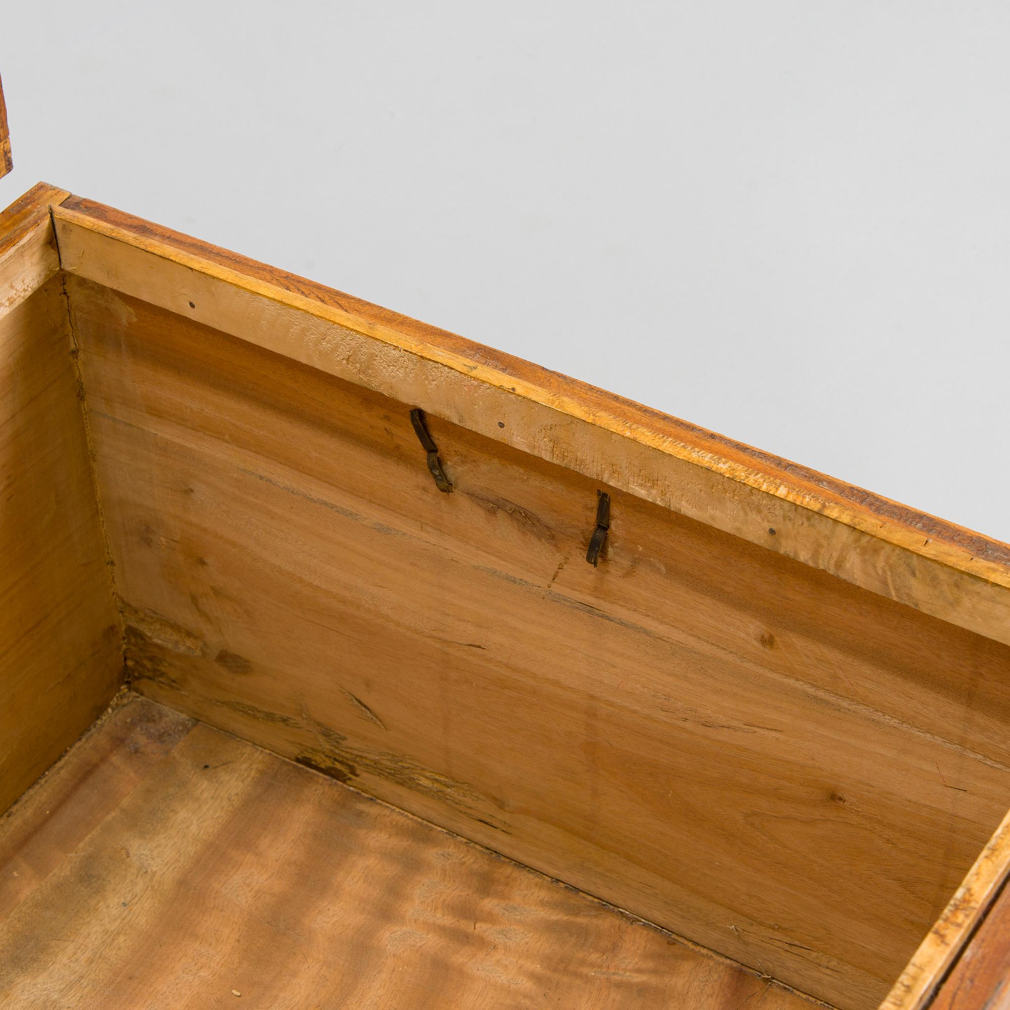 A Chinese wooden chest, first half of the 20th century.