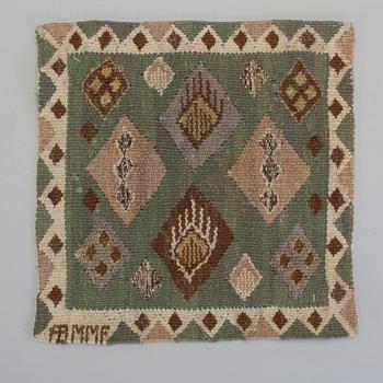 VÄVNAD, "Knoppen", 32 x 33 cm gobelängteknik, Signerad AB MMF (AB Märta Måås-Fjetterström).