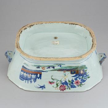 SOPPTERRIN, porslin, Qianlong, Kina, (1736-95).