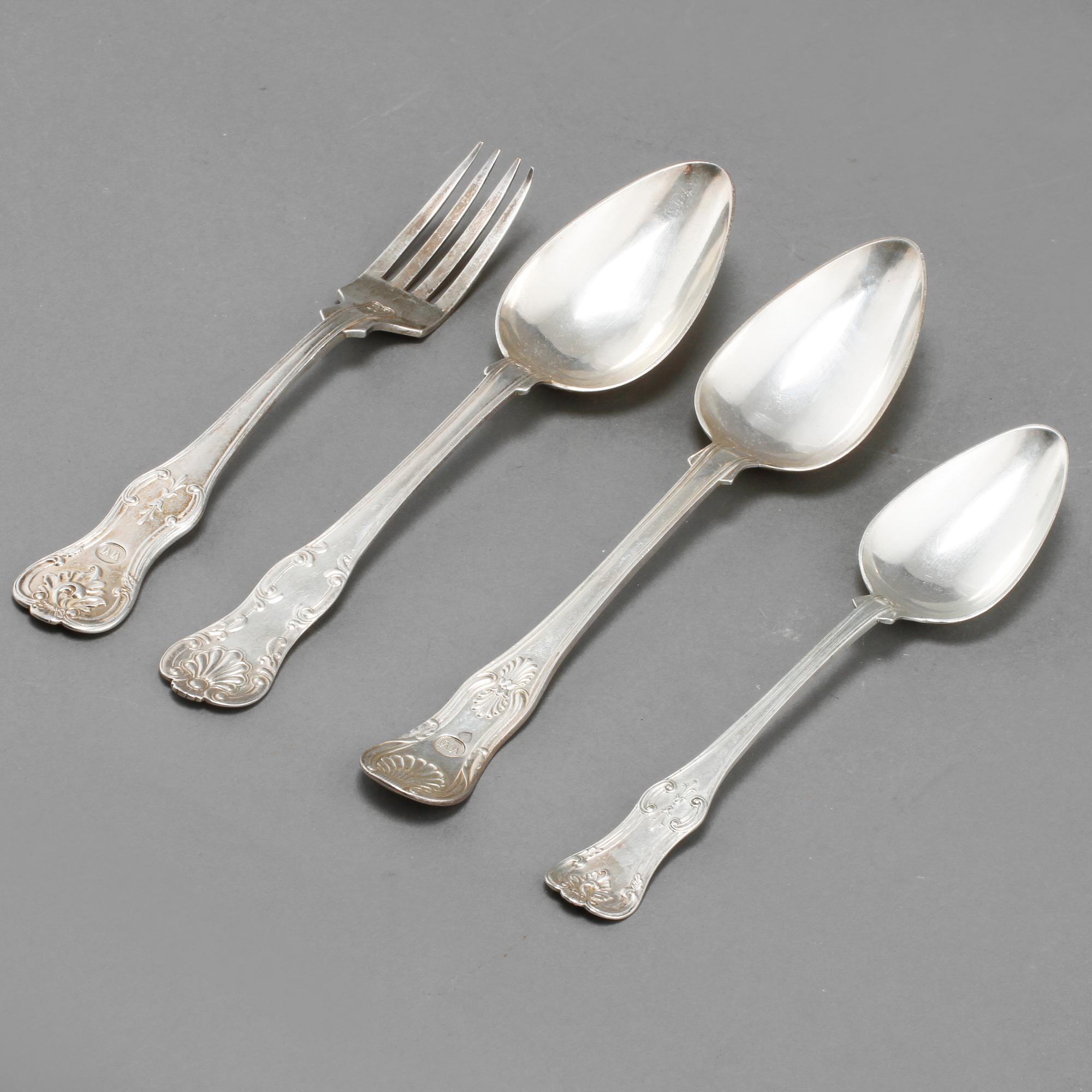 SKEDAR, 6+12+5 st, samt GAFFLAR, 3 st, silver, Sverige, 1800-tal, vikt ca 1580 g.